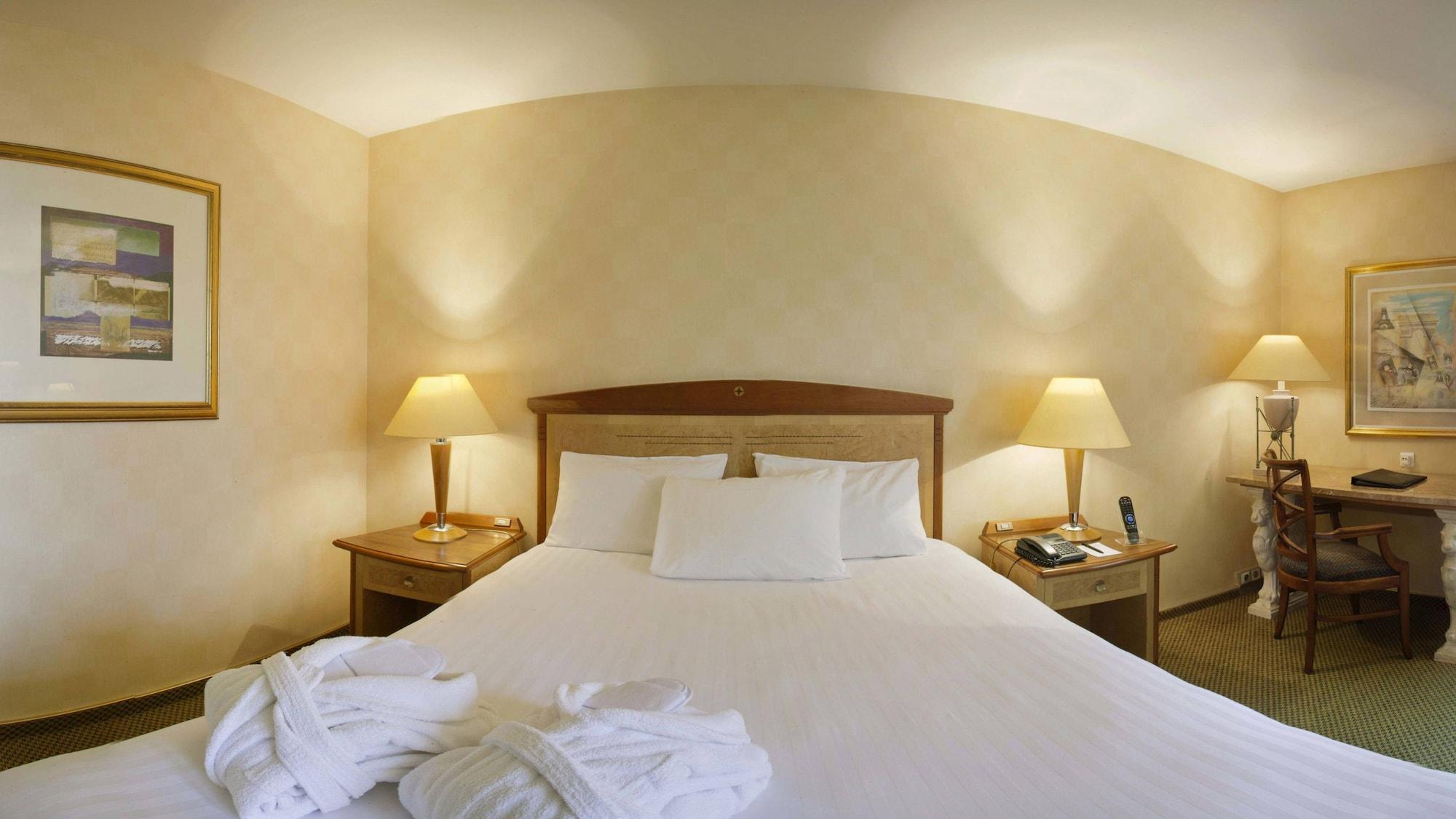 Millennium Hotel Paris Charles De Gaulle Roissy-en-France Bagian luar foto